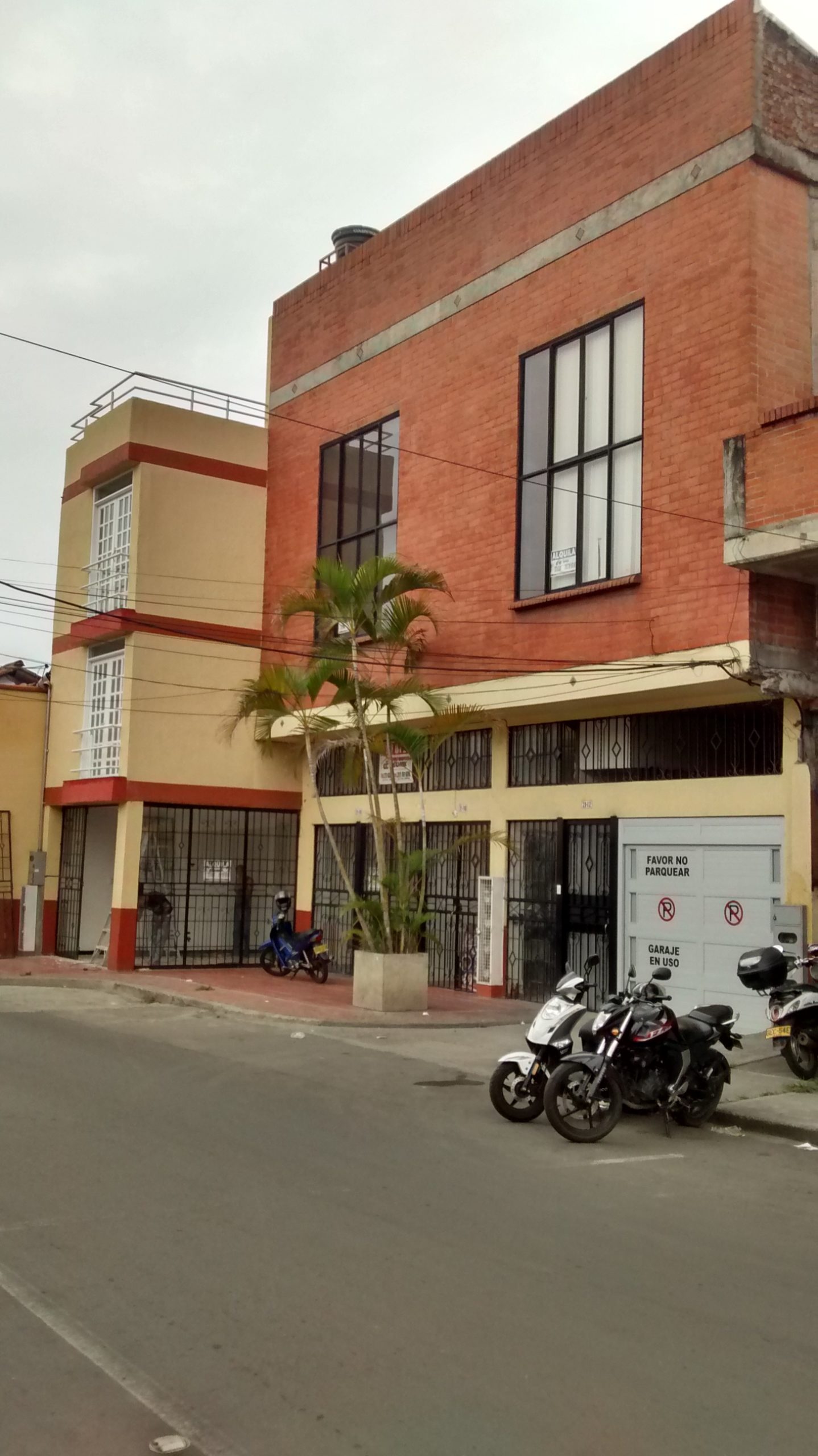 ALQUILER Local B/ La Trinidad Palmira