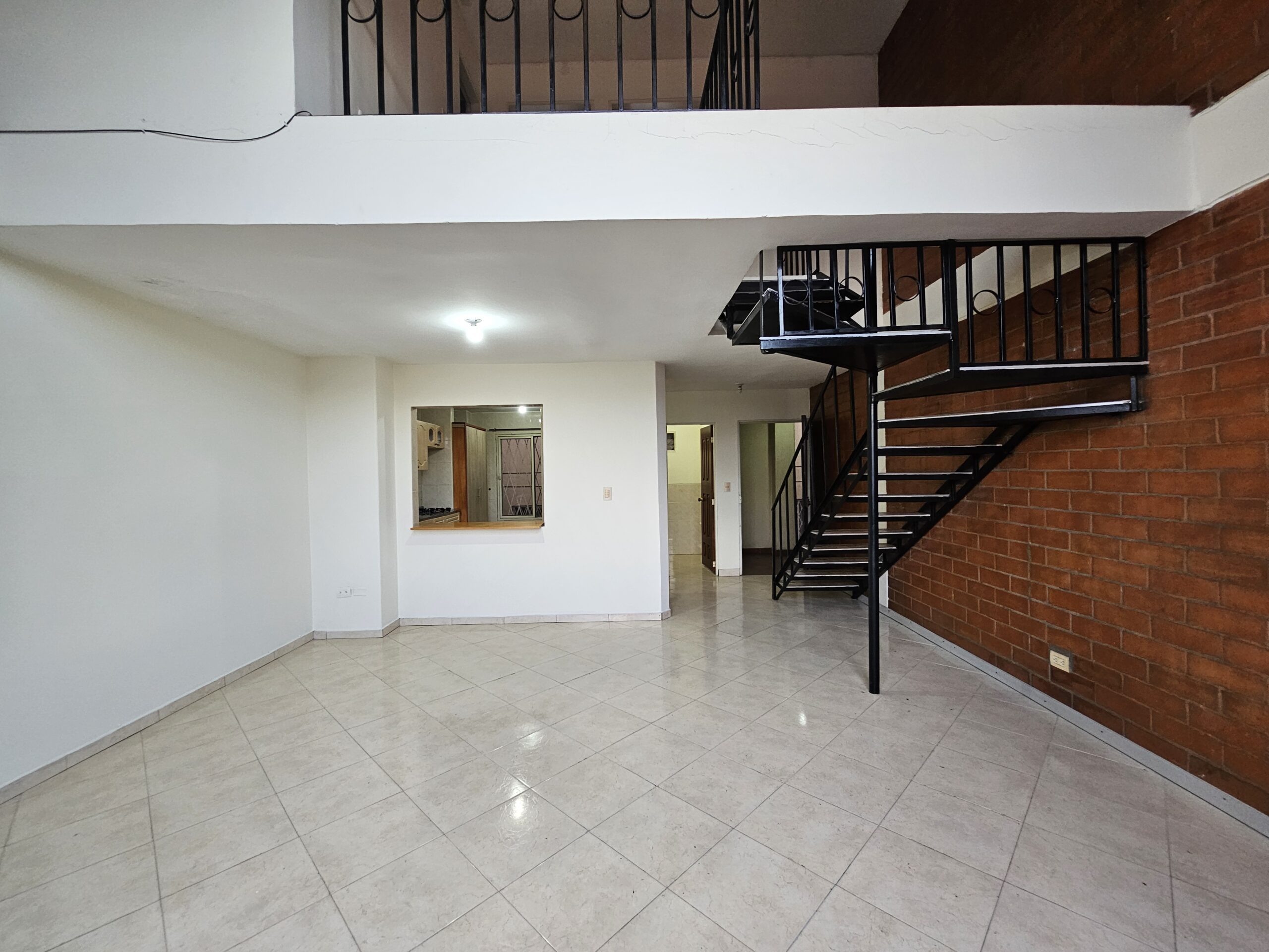 ALQUILER Apartamento Dúplex 2do piso Edf. LLano – Palmira Valle.